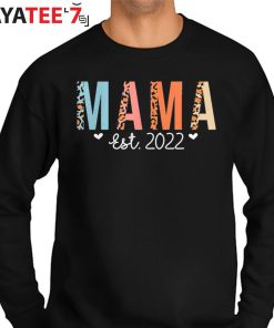 Mama Est 2022 T-Shirt New Mom Proud Mom Leopard First Time Mom Sweater