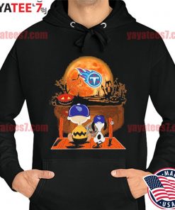 Charlie Brown And Snoopy Watching Tennessee Titans Halloween T-Shirt