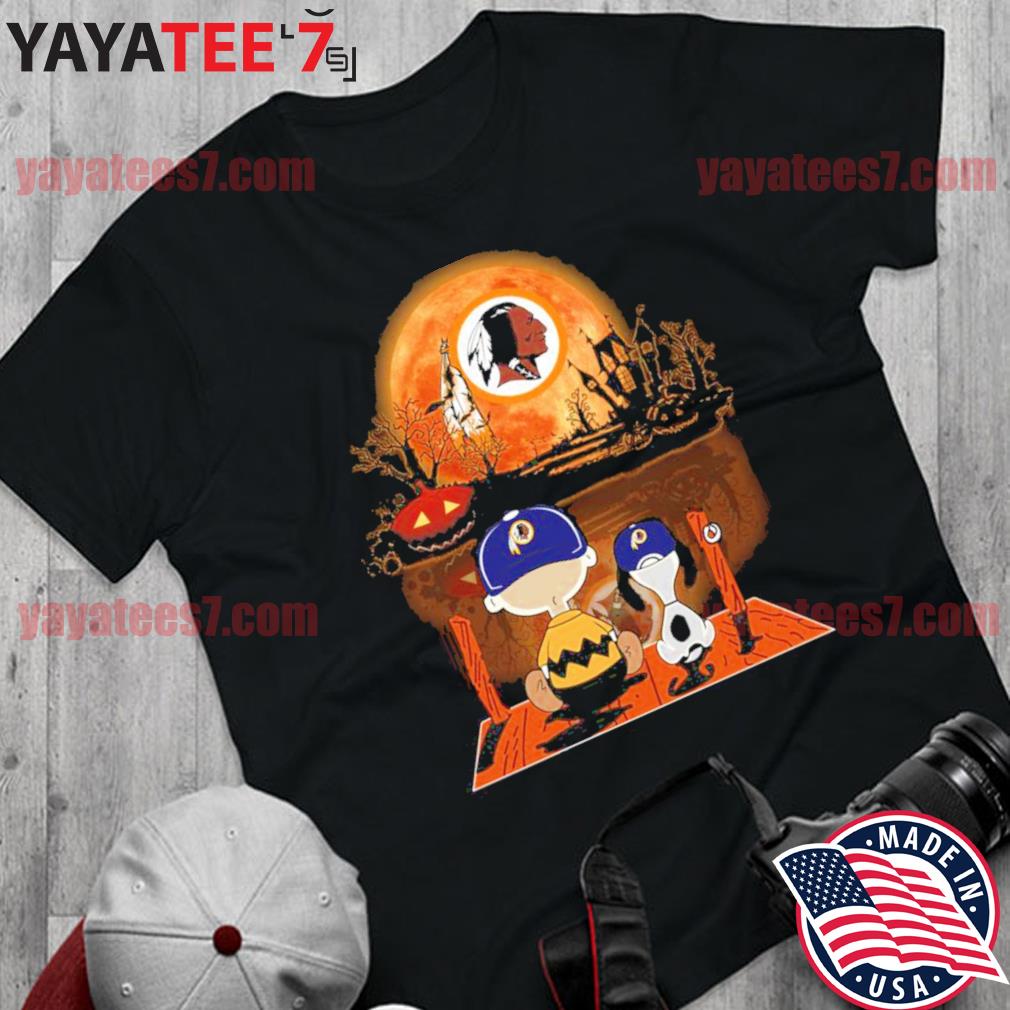 Charlie Brown And Snoopy Watching Washington Redskins Halloween T-Shirt