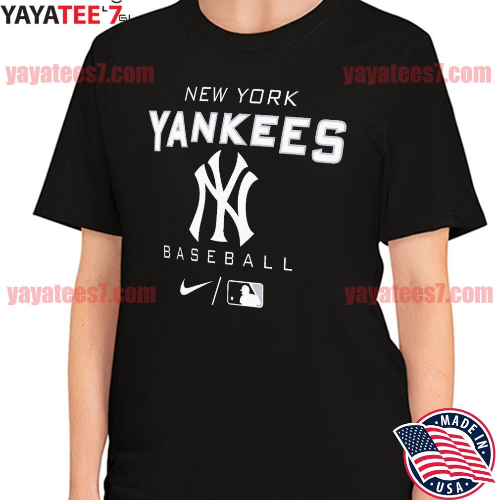 Nike Youth New York Yankees Authentic Collection Therma-FIT shirt