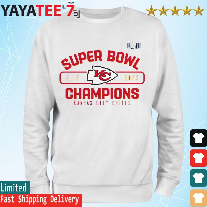 Mens Kansas City Chiefs Strong Finish Super Bowl LVII Champions Graphic T- Shirt
